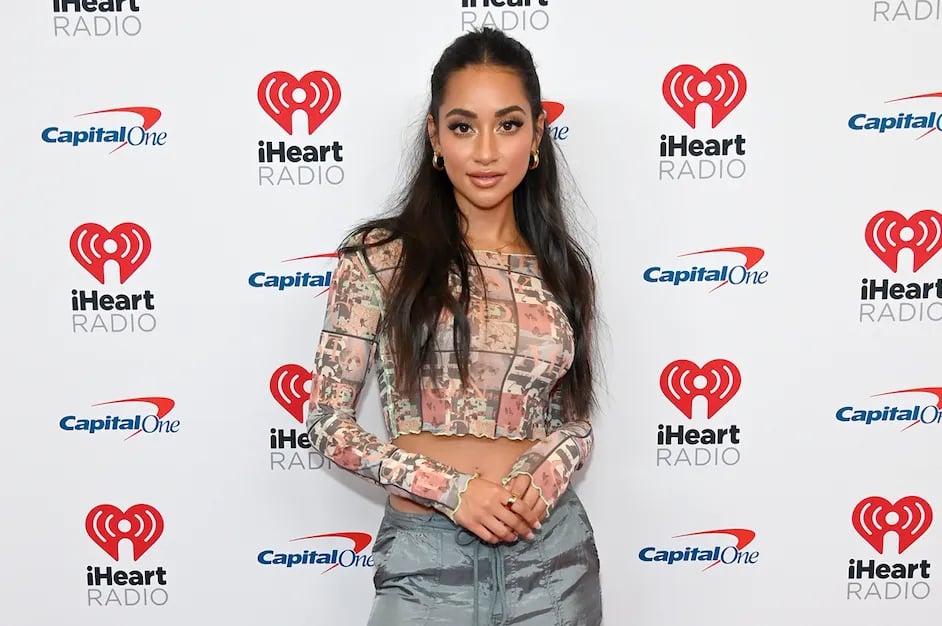 This 'Bachelor' Nation Star Is Dating Tennessee Titans Quarterback